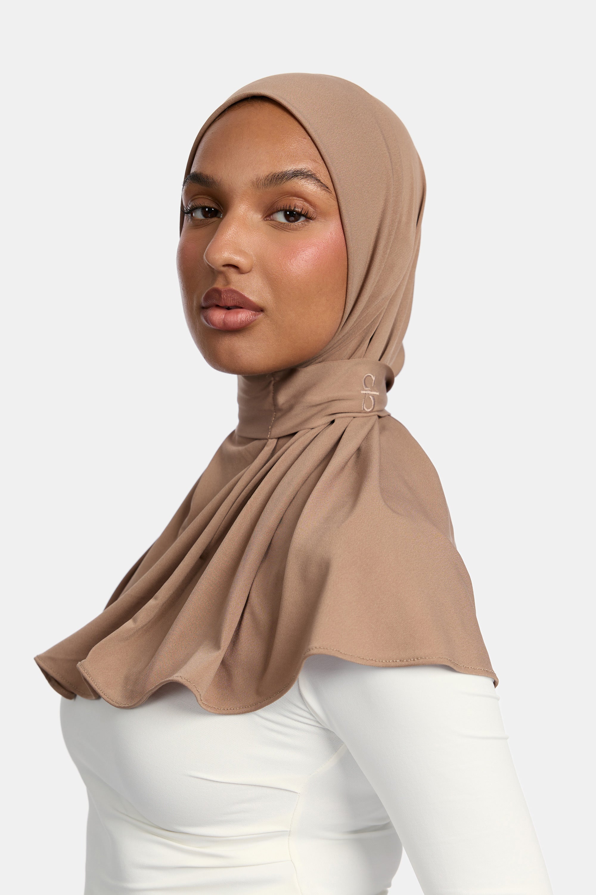BUTTON SCARF X DARK BEIGE