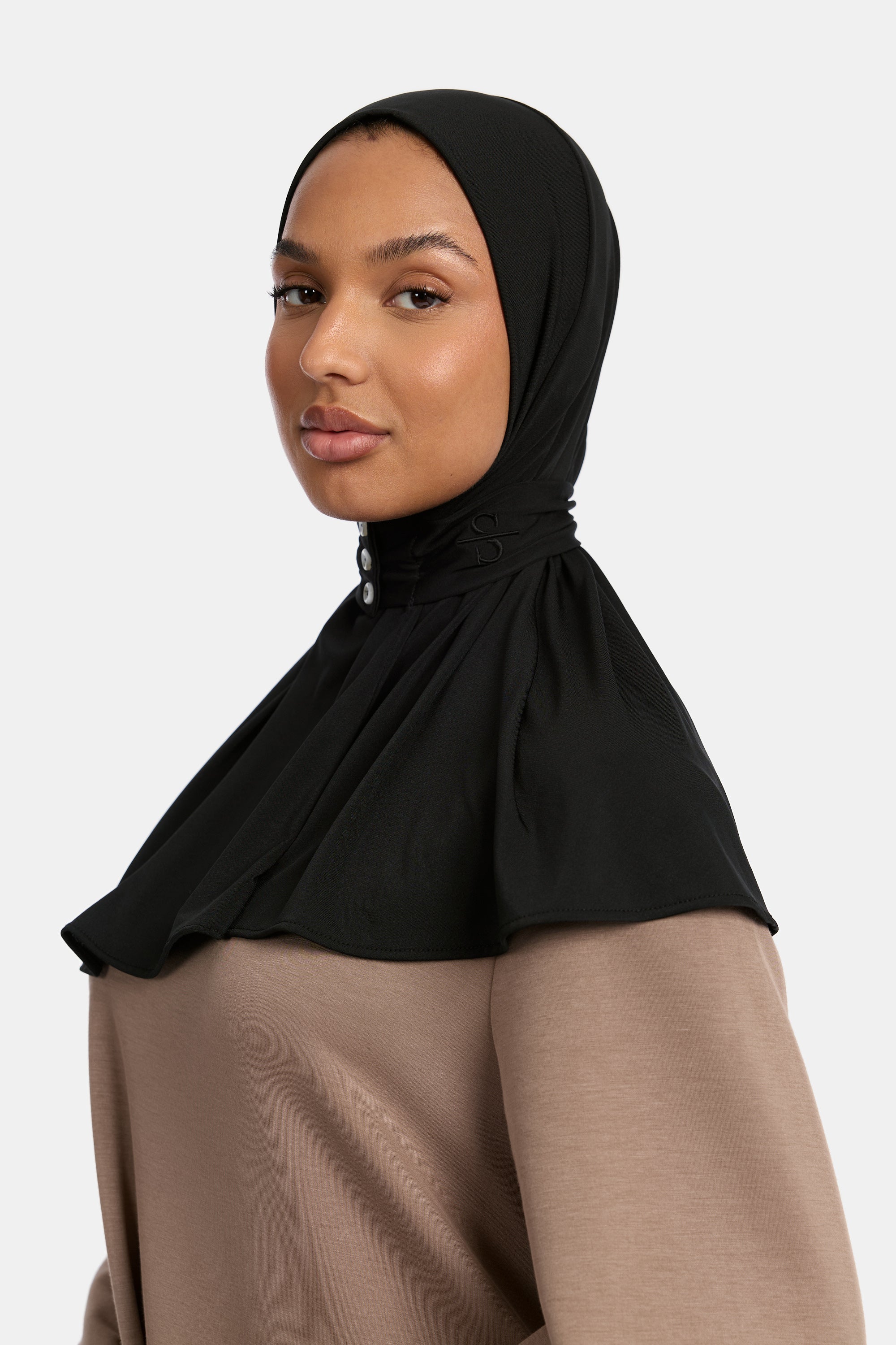 BLACK  X FRONT BUTTON SCARF